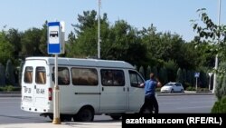 Minibus gatnawy welaýat ilatynyň aglabasy üçin iň amatly, käte ýeke-täk elýeterli transport hasaplanýar. 