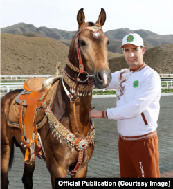 Serdar Berdimuhamedowyň düzedilen suraty