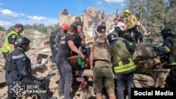 Раніше було відомо про восьмеро загиблих та 21 поранену людину. 