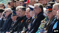 За парадом на Красной площади наблюдали лидеры семи стран СНГ. Москва, 9 мая 2023 года