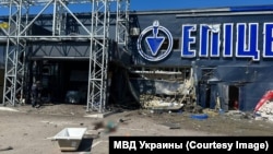 Ուկրաինա - Հիպերմարկետին հասցված հրթիռային հարվածի հետևանքները, Խերսոն, 3-ը մայիսի, 2023թ.