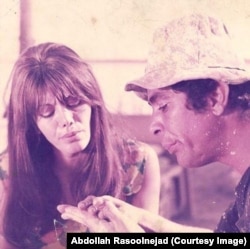 فخری خوروش و بهروز وثوقی در نمایی از فیلم «نفرین» ساخته ناصر تقوایی