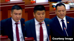 Бактияр Калпаев. Илимбек Кубанычбек уулу жана Бекмурза Эргешов. 