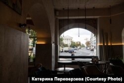 Одна із харківських кав'ярень після російської атаки