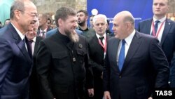 Премьер-министр Узбекистана Абдулла Арипов, глава Чечни Рамзан Кадыров и премьер-министр России Михаил Мишустин на Кавказском инвестиционном форуме