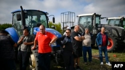 Фермери ЄС регулярно блокують кордони України на знак протесту проти експорту українських товарів, які, за їхніми словами, заполонили їхні ринки.