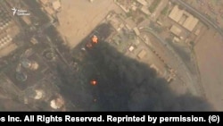 عکس آرشیوی از حمله قبلی اسرائیل به انبارهای سوخت در بندر حدیده