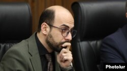 ԱԺ «Քաղաքացիական պայմանագիր» խմբակցության քարտուղար Արթուր Հովհաննիսյան, արխիվ