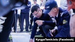 Кыргызстан менен Кытайдын темир жолчуларынын Жалал-Абаддагы жолугушуусу.