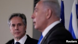 آنتونی بلینکن (چپ) در کنار بنیامین نتانیاهو