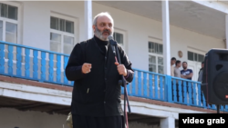 Տավուշի հոգևոր առաջնորդ Բագրատ արքեպիսկոպոս Գալստանյանը ելույթ է ունենում Ոսկեպարում, 13-ը ապրիլի, 2024թ.