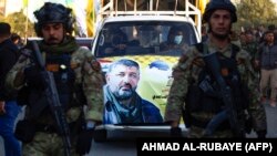 عکسی از تشییع‌جنازهٔ ابوباقر الساعدی، از فرماندهان «کتائب حزب‌الله عراق»، که در حملهٔ تلافی‌جویانهٔ آمریکا کشته شد