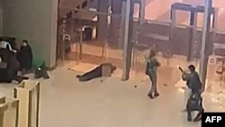 Ռուսաստան - Crocus-ի ահաբեկիչներից երկուսը տեսախցիկի կադրում, Մոսկվա, 22-ը մարտի, 2024թ.