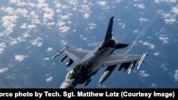 Представники Данії та Нідерландів заявили, що їхні країни не проти застосування для ударів по військових цілях у Росії винищувачів F-16