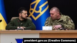 Владимир Зеленский жана Василий Малюк. Архивдик сүрөт.  