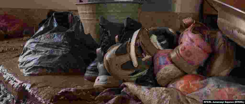 Сел каптаган үй. Ош облусу.&nbsp;