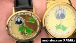 Edara-kärhanalaryň işgärlerinden ýüzünde prezident Serdar Berdimuhamedowyň suraty bolan goşar sagatlary we beýleki önümleri satyn almak talap edilýär.