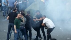 Ոստիկանական գործողությունների հետևանքով տասնյակ լրագրողներ մարմնական վնասվածքներ են ստացել