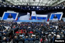 Путин юлламасын тыңлаучылар