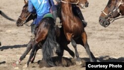 Сүрөттүн окуяга тиешеси жок. Иллюстрациялык сүрөт.