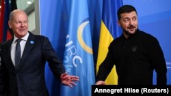 Шольц та Зеленський на конференції з відновлення України