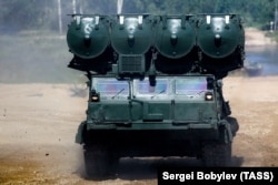 Російський зенітний ракетний комплекс С-300