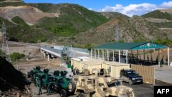 Հակարիի կամրջի ադրբեջանական անցակետը, արխիվ