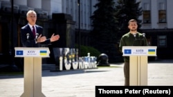 ՆԱՏՕ-ի գլխավոր քարտուղարն ու Ուկրաինայի նախագահը հանդես են գալիս մամուլի ասուլիսով, 29-ը ապրիլի, 2024թ.
