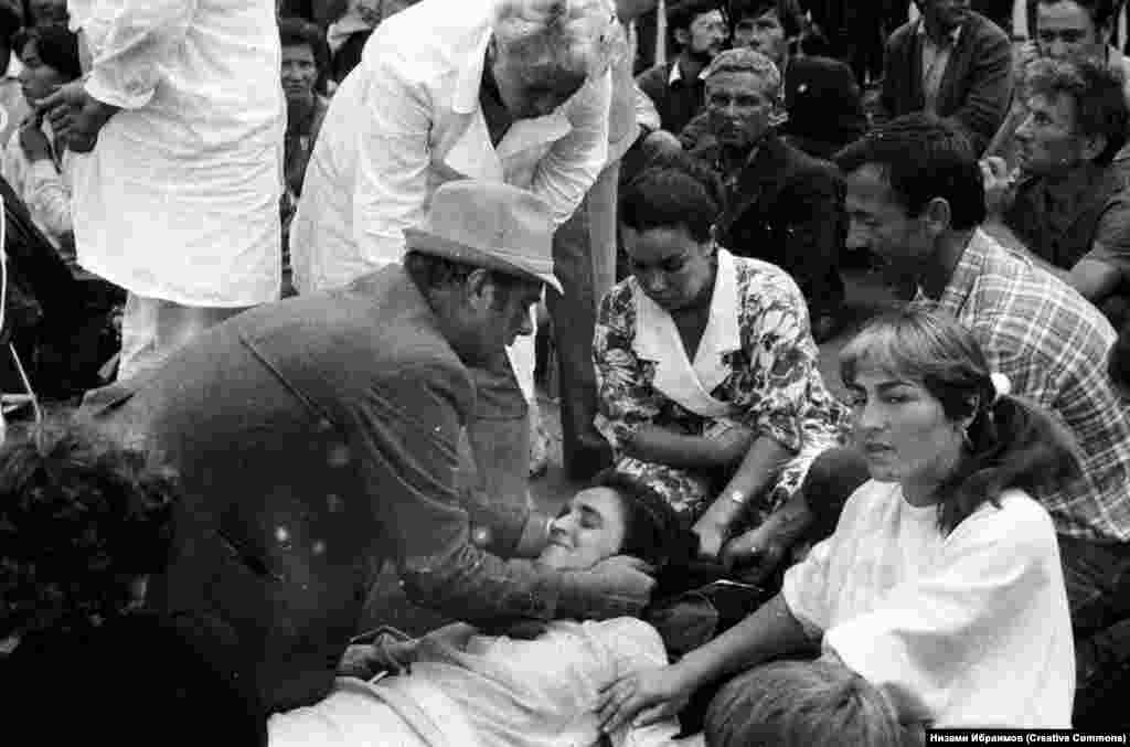 Протест чарасында катнашучылар