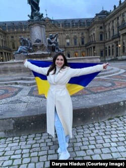 Українська біженка в Німеччині працевлаштувалася, аби утримувати себе і мати можливість підтримувати постраждалого від війни брата