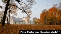 Маёнтак Падарос, які выставілі на продаж. Архіўнае фота