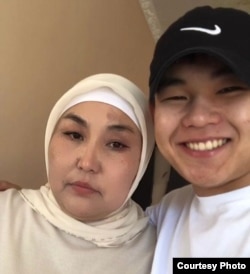 Гульсанам Зулпукарова с сыном