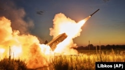 Російська армія намагається обійти Часів Яр по флангах через інші населені пункти, повідомив Назар Волошин