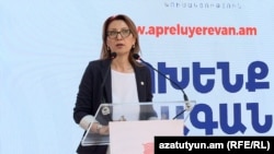 Armenia - Opposition mayoral candidate Mane Tandilian speaks at an election campaign meeting in Yerevan, August 23, 2023.