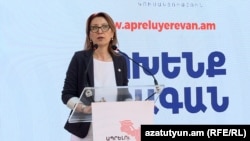 Кандидат в мэры Еревана от партии «Страна для жизни» Мане Тандилян во время предвыборной кампании, август 2023 г.