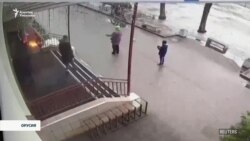 Орусиядагы шайлоо: урнага чачылган зеленка, Молотов коктейли
