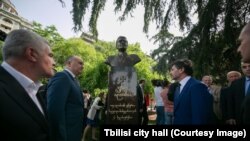 Церемония официального открытия бюста Национального героя Грузии, генерала Гено Адамия на Площади Героев в Тбилиси