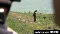 Разминирование территории, прилегающей к церкви Св. Богородицы в Воскепаре, 22 апреля