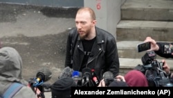 Գրեշկովիչի փաստաբան Դանիլ Բերմանը խոսում է լրագրողների հետ, 30-ը մարտի, 2023թ․