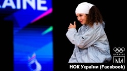 Є можливості виступати за інші збірни, але для Пономаренко принципово виступати за Україну, хоча і живе чимало років в Англії