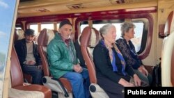 Armenia - Refugees from Nagorno-Karabakh arrive in the border village of Kornidzor, September 24, 2023.