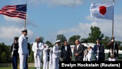 Кэмп-Дэвид. Ардактуу кароол конокторду тосуп алган учур.