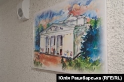 Краєвиди Маріуполя в гуртожитку для переселенців