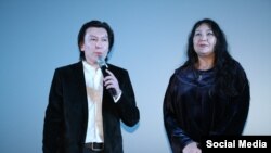 Эмил Атагелдиев, Эрке Жумакматова.