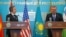Госсекретарь США Энтони Блинкен с министром иностранных дел Казахстана Мухтаром Тлеуберди. 