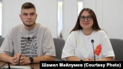 Чаллының UrbanTatar төркеменең активистлары Шамил Майлунов белән Гүзәл Әхмәтгәрәй