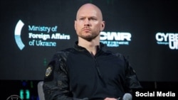 Зеленський, СБУ та сам Ілля Вітюк (на фото) наразі публічно не коментували звільнення