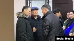 Руслан Казакбаев (слева), Нурлан Сулайманов (посередине).