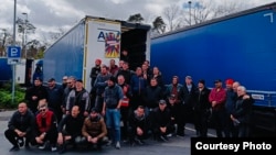 Грузиялык жана  өзбекстандык айдоочулар. Германия, 20-апрель, 2023-жыл