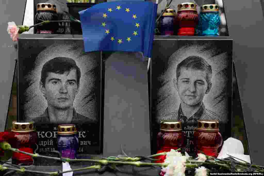 У постанові Верховної Ради від 2021 року, зокрема, сказано: &laquo;Україна заплатила надто високу ціну за звільнення від диктатури і свій цивілізаційний вибір &mdash; бути частиною Європи. Герої Небесної сотні &mdash; українці та іноземці, віддали життя під час Революції гідності, захищаючи ідеали демократії, відстоюючи права і свободи людини, європейське майбутнє України. Пам&rsquo;ять про їхній героїчний чин є частиною історії національного державотворення&raquo;